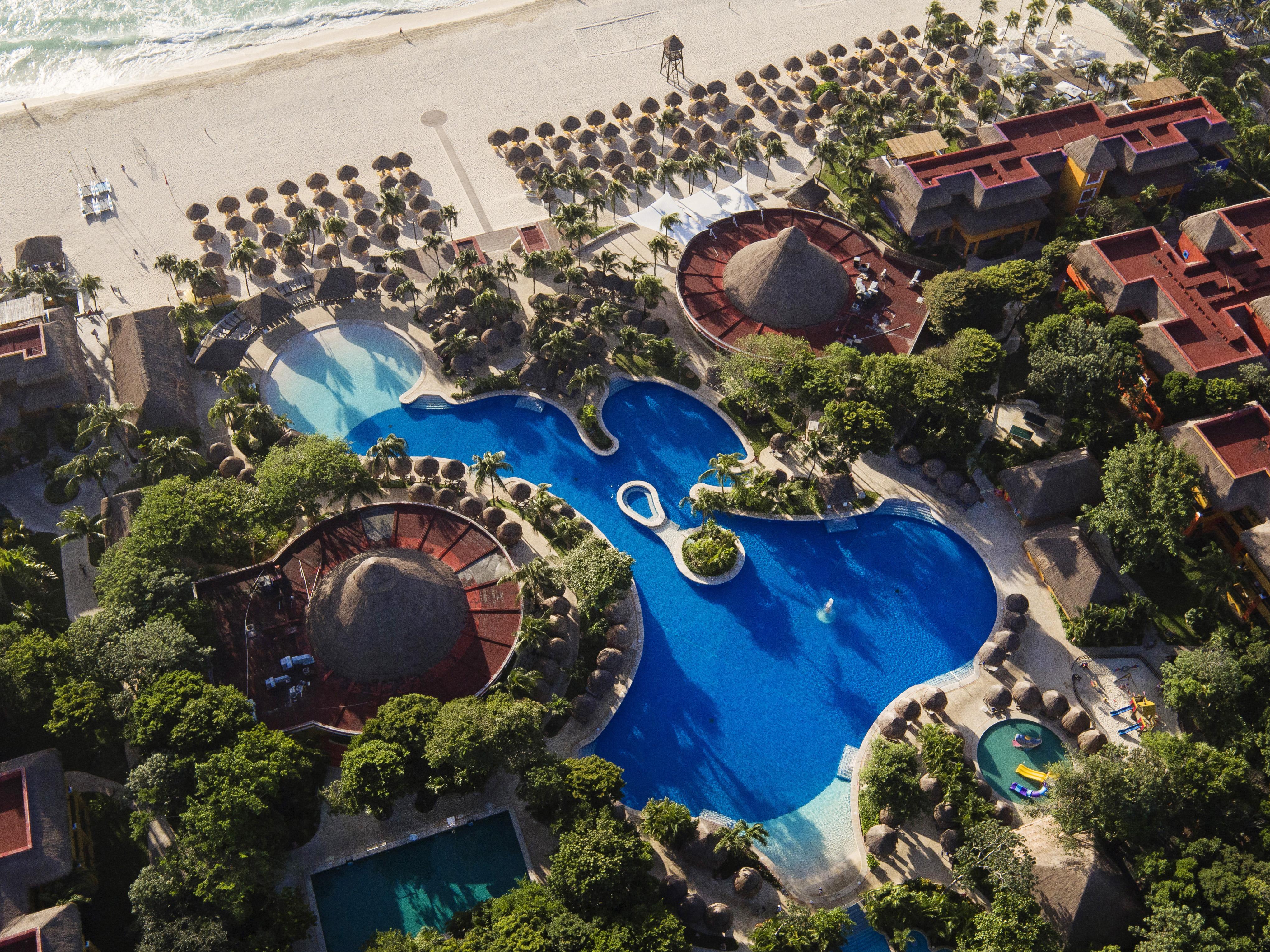 ホテル Iberostar Waves Quetzal プレヤデルカーメン エクステリア 写真