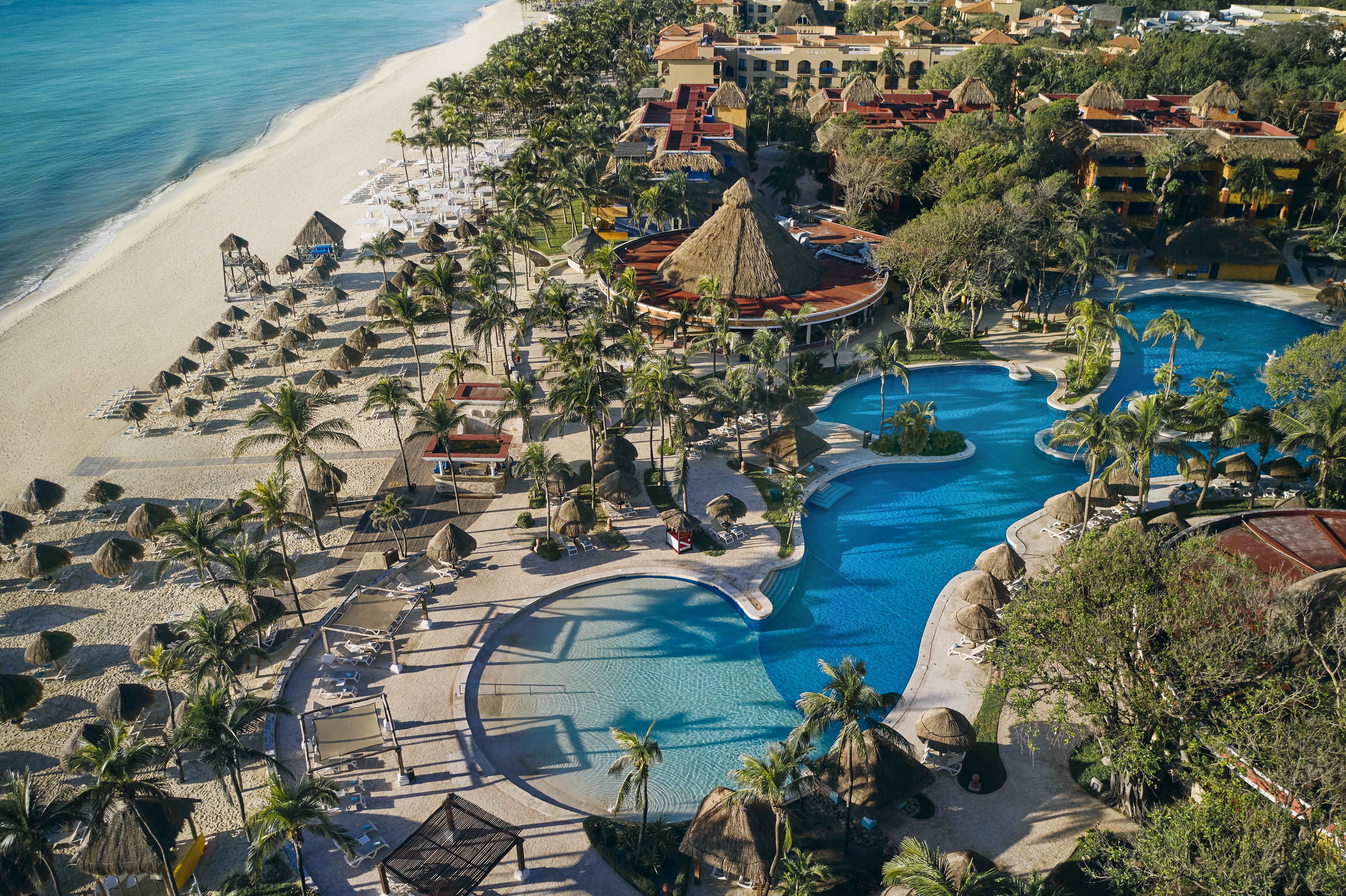 ホテル Iberostar Waves Quetzal プレヤデルカーメン エクステリア 写真