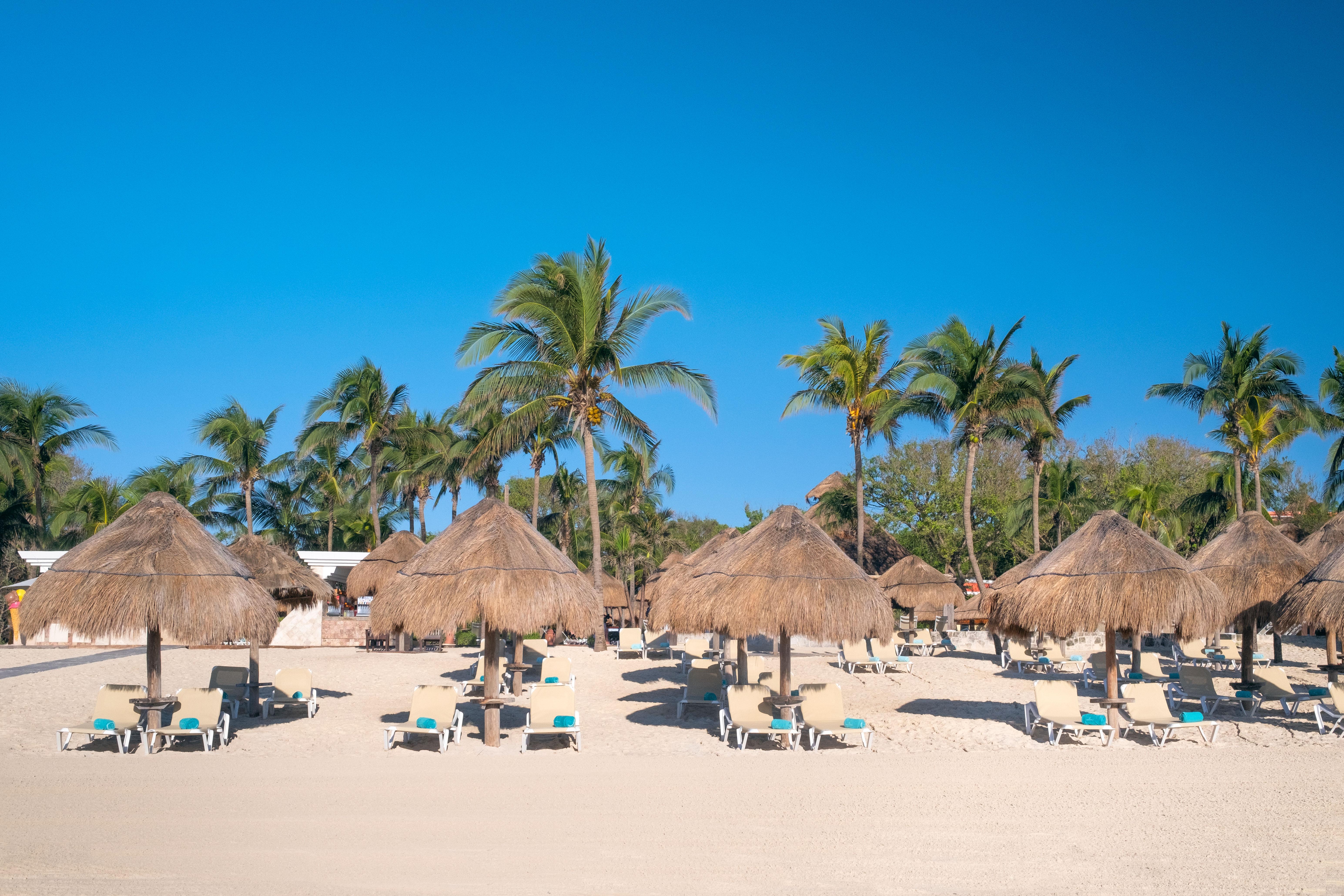 ホテル Iberostar Waves Quetzal プレヤデルカーメン エクステリア 写真