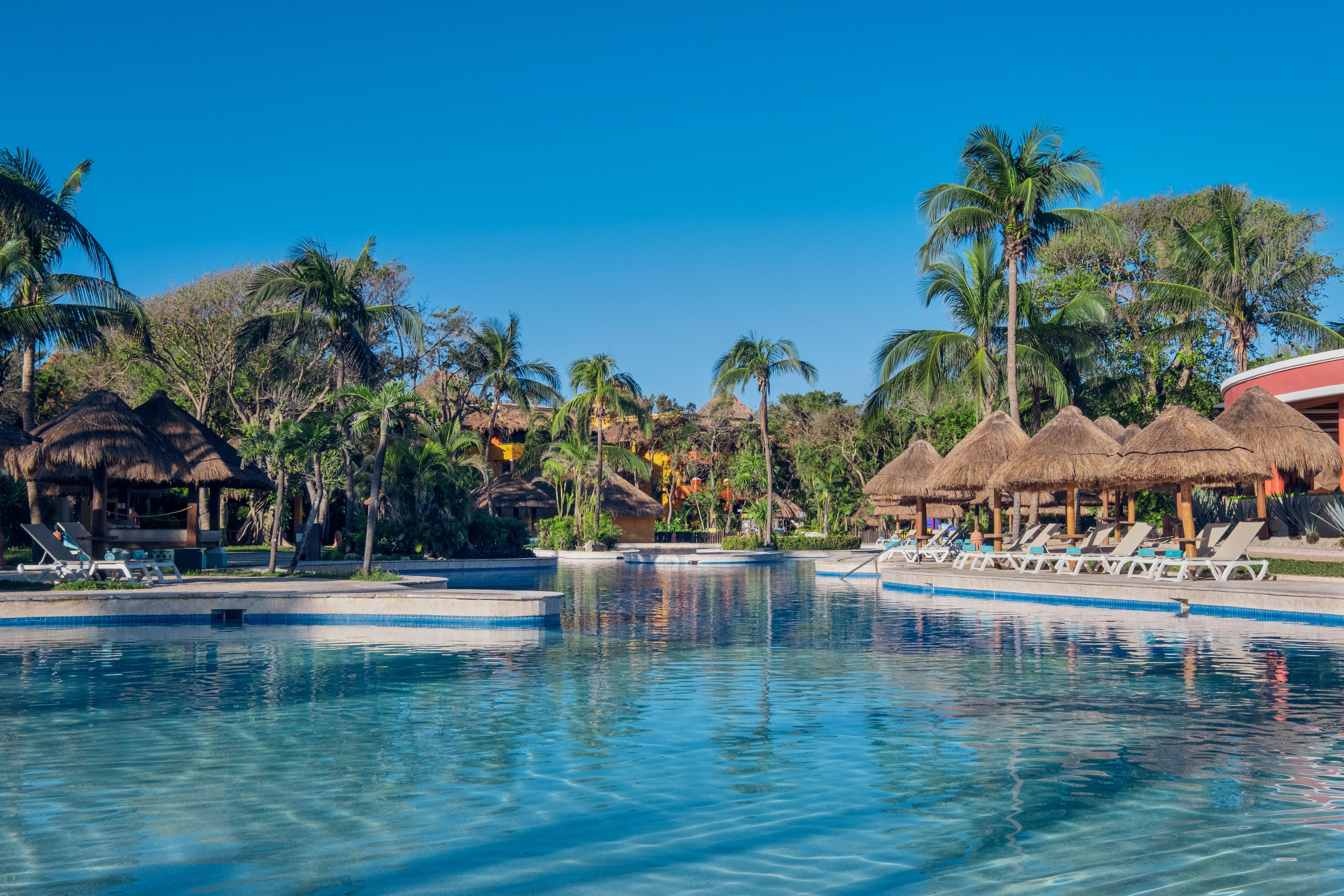 ホテル Iberostar Waves Quetzal プレヤデルカーメン エクステリア 写真