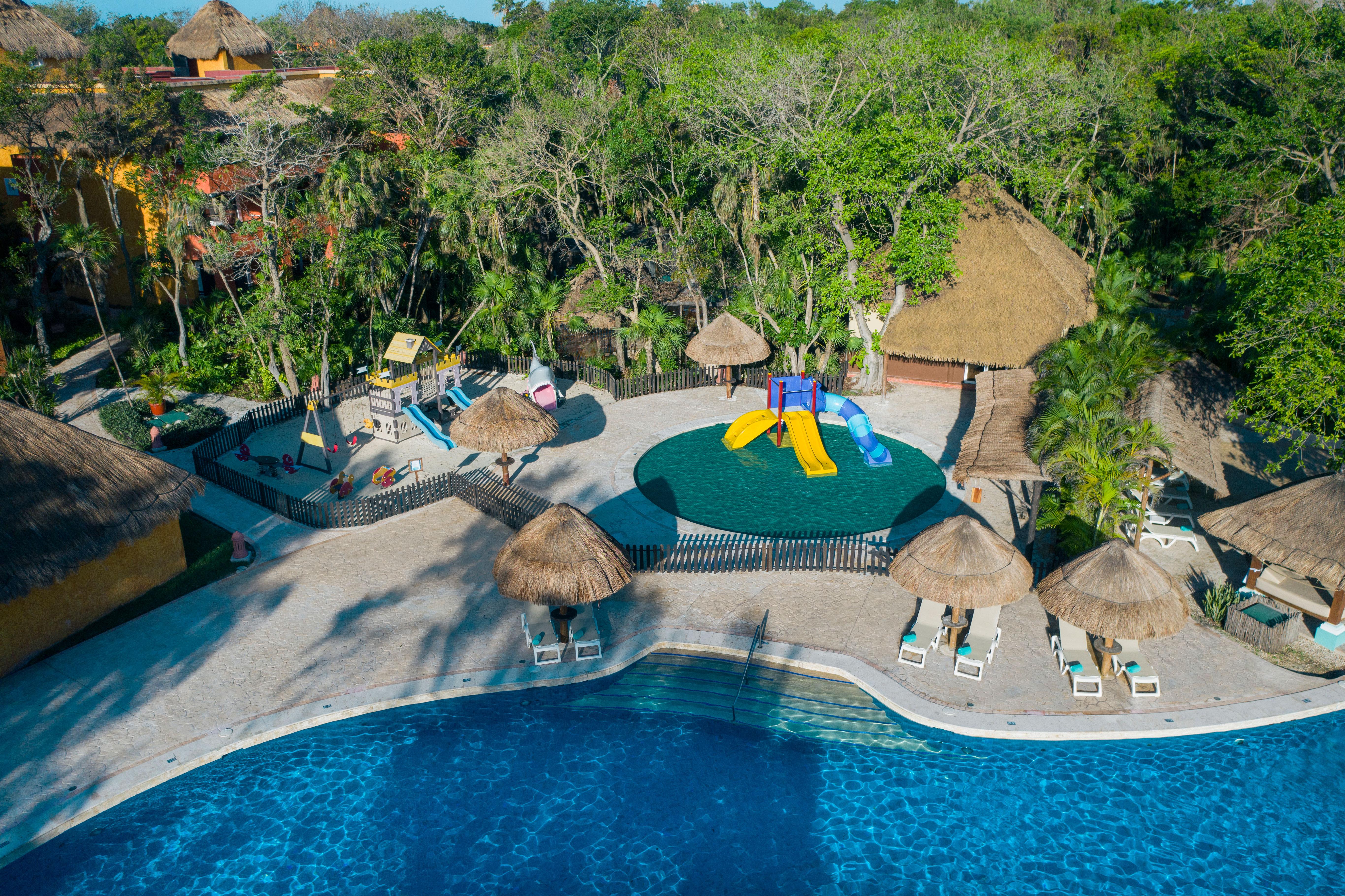 ホテル Iberostar Waves Quetzal プレヤデルカーメン エクステリア 写真