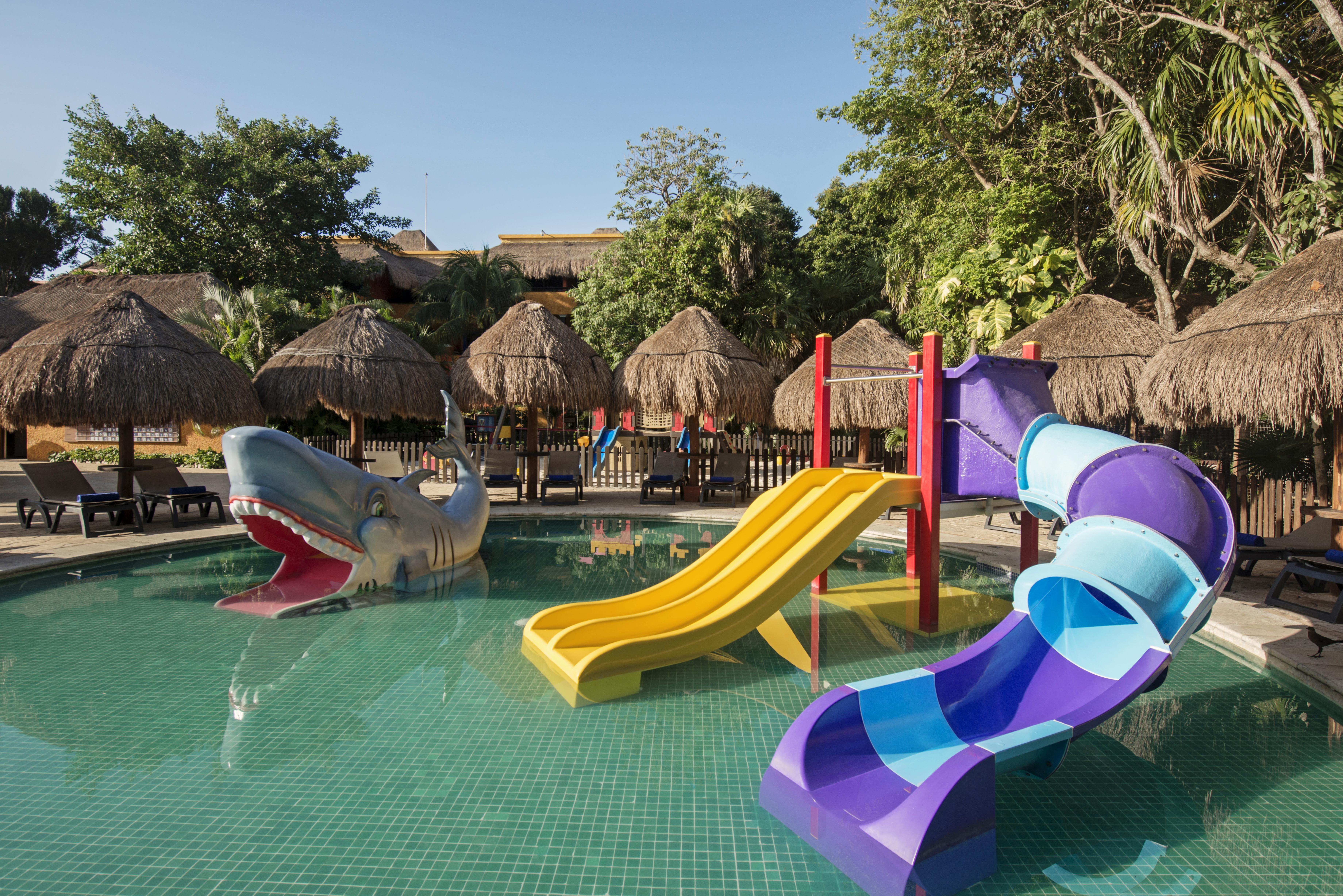 ホテル Iberostar Waves Quetzal プレヤデルカーメン エクステリア 写真