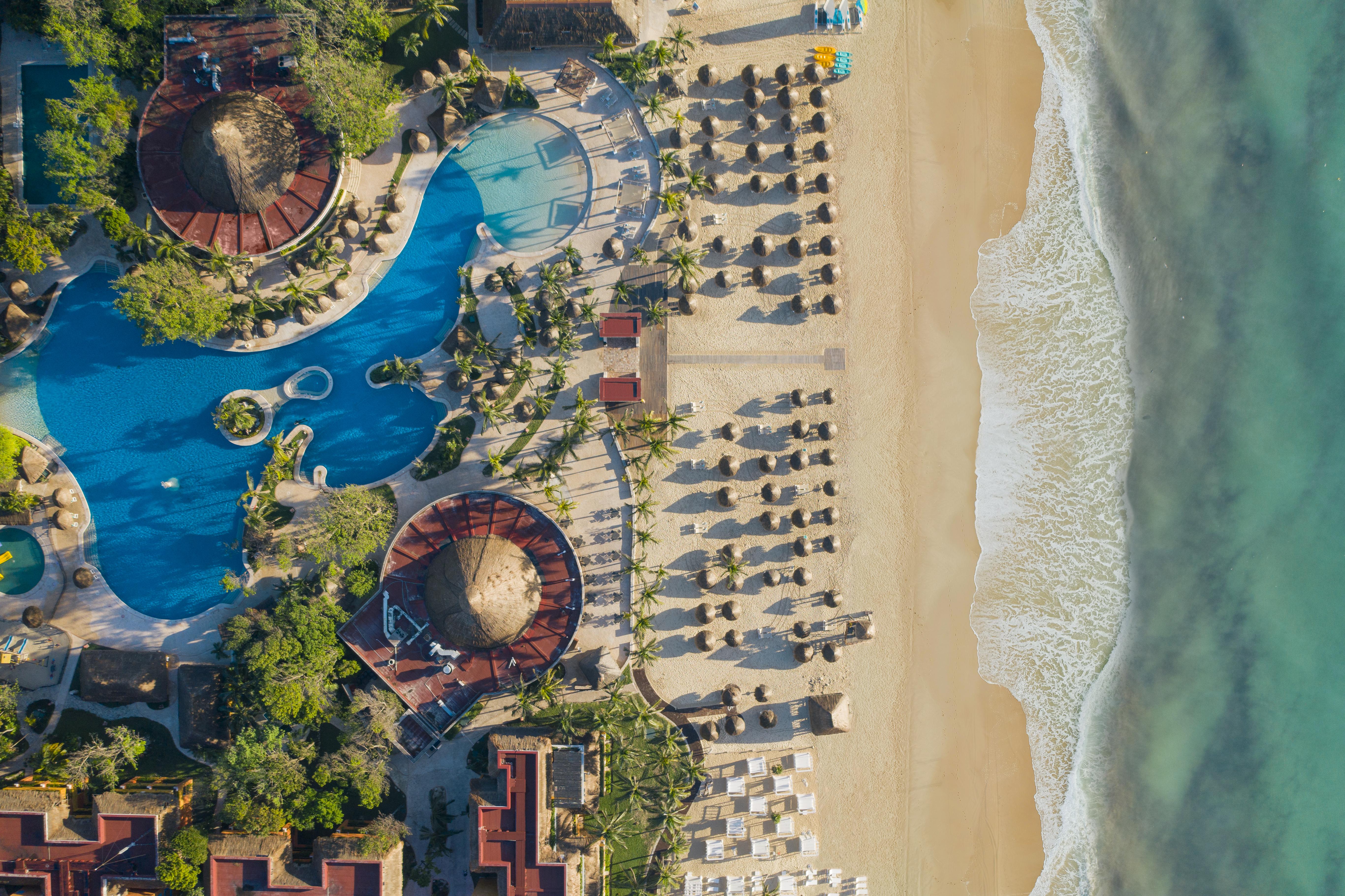 ホテル Iberostar Waves Quetzal プレヤデルカーメン エクステリア 写真