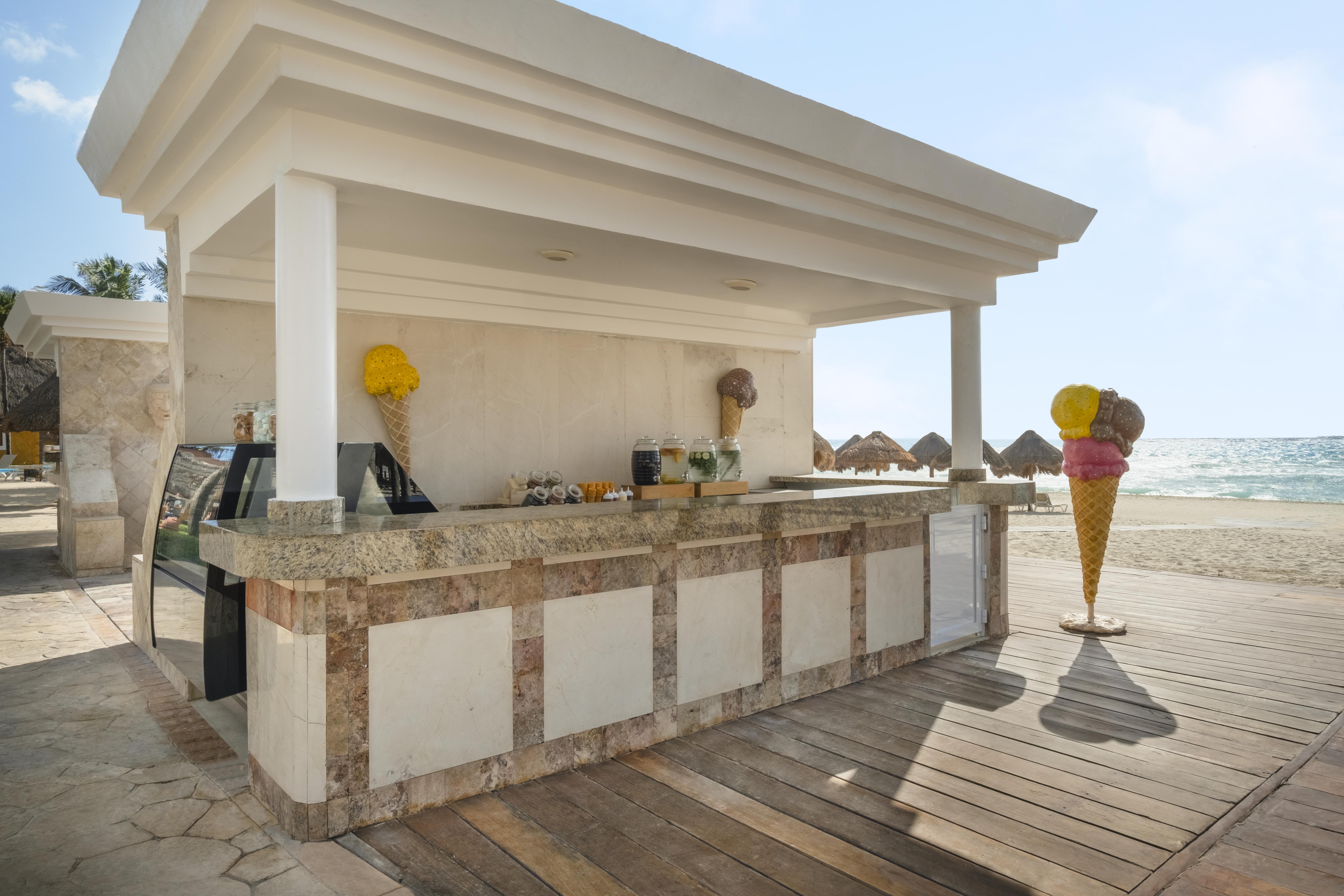 ホテル Iberostar Waves Quetzal プレヤデルカーメン エクステリア 写真